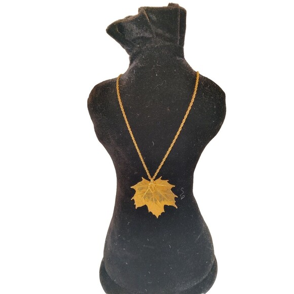 Gold Dipped Real Maple Leaf  Pendant Necklace 24" Chain - Picture 1 of 5